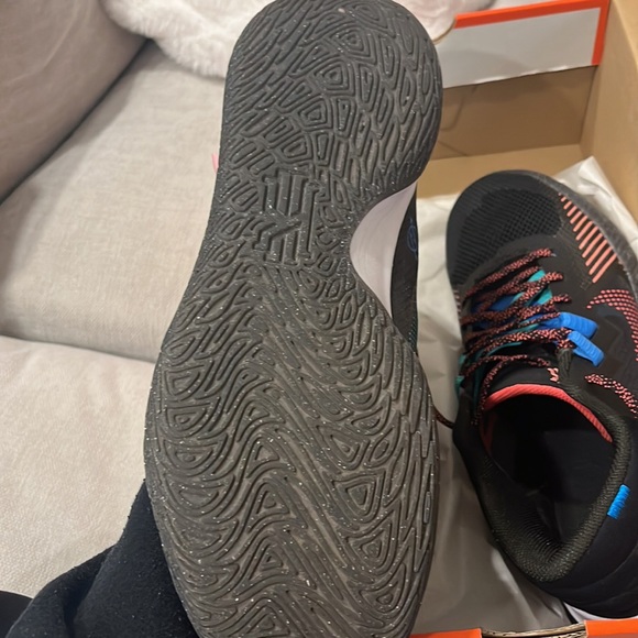 Nike bball shoes - Picture 4 of 6